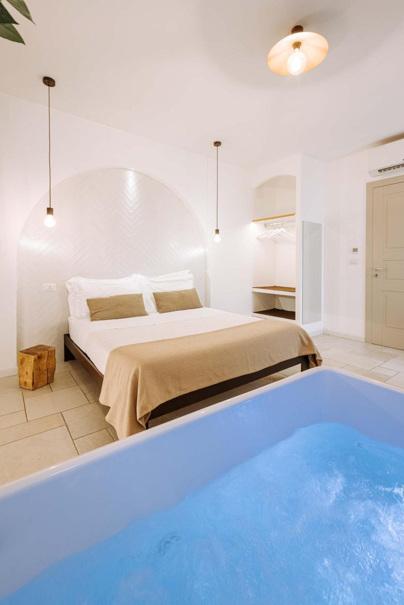 Dirium - Exclusive Rooms Monopoli Bagian luar foto