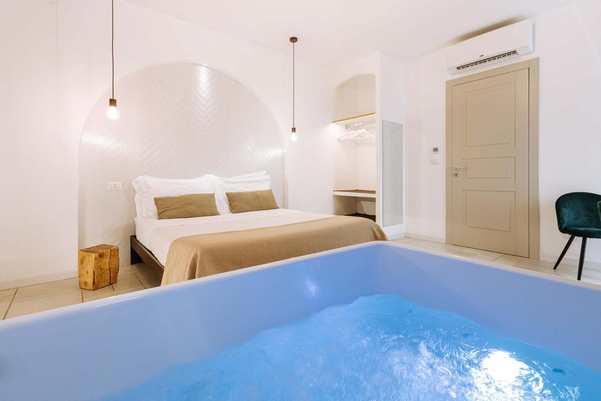 Dirium - Exclusive Rooms Monopoli Bagian luar foto